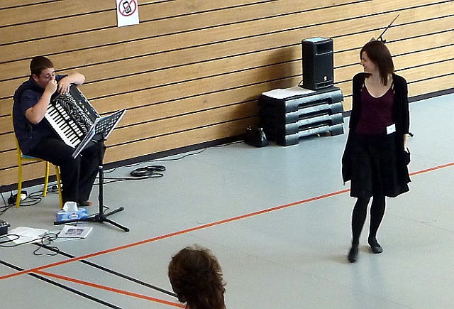 P1000271-1.jpg - Fiona keeping Luke in his place